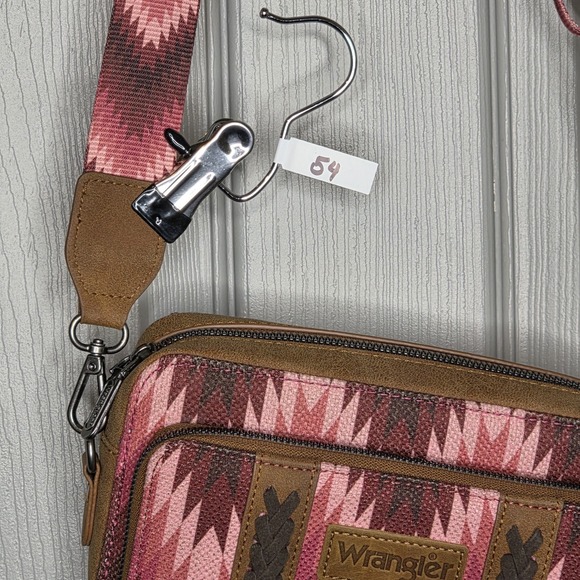 NWOT Wrangler Southwestern Pink Navajo Print Crossbody Purse Wallet Compartmen - Picture 9 of 9